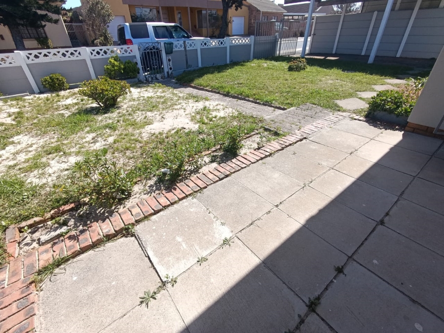 3 Bedroom Property for Sale in Strandfontein Western Cape